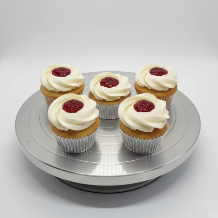 Victoria sponge with jam